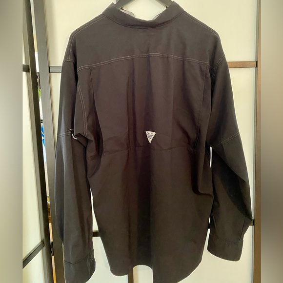 Black Light-weight Button Up Collared Long Sleeve Sports Top - Picture 4 of 11